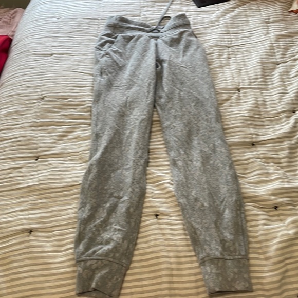 Lululemon joggers! Size 0! - Picture 1 of 6